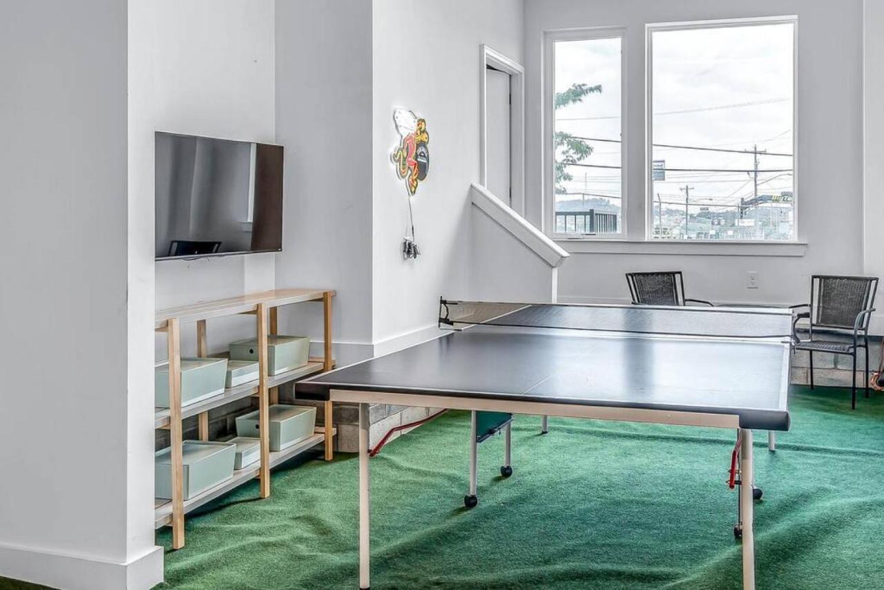 Big New And Modern With Skyline View Mural And Ping Pong 내슈빌 외부 사진