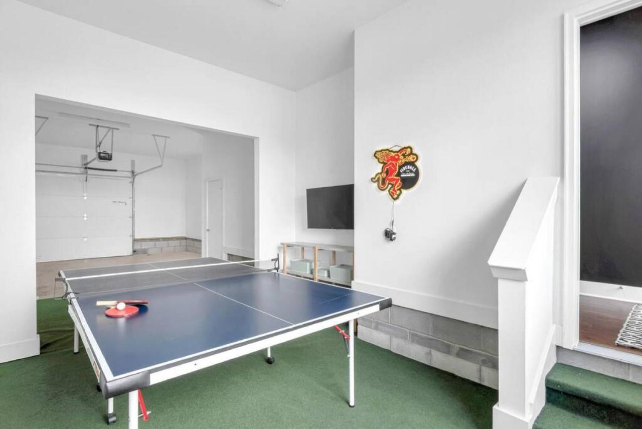 Big New And Modern With Skyline View Mural And Ping Pong 내슈빌 외부 사진
